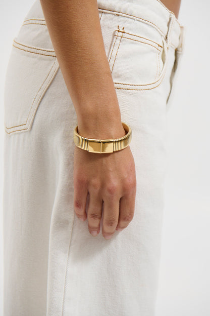 Bold Snake Magnetic Bangle Gold