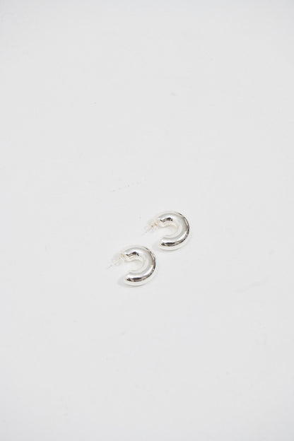 Bold Macaroni Loop Earring Silver