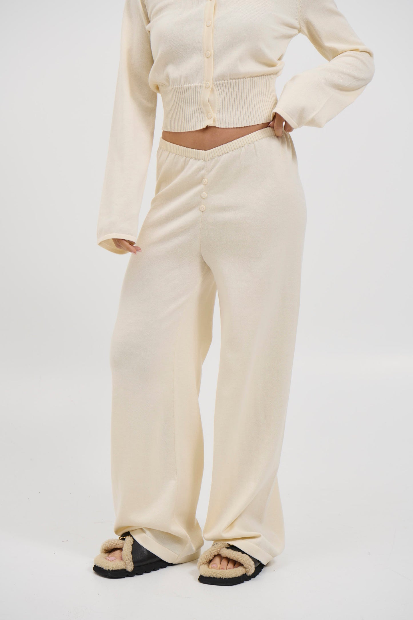 August Button Pant Cream