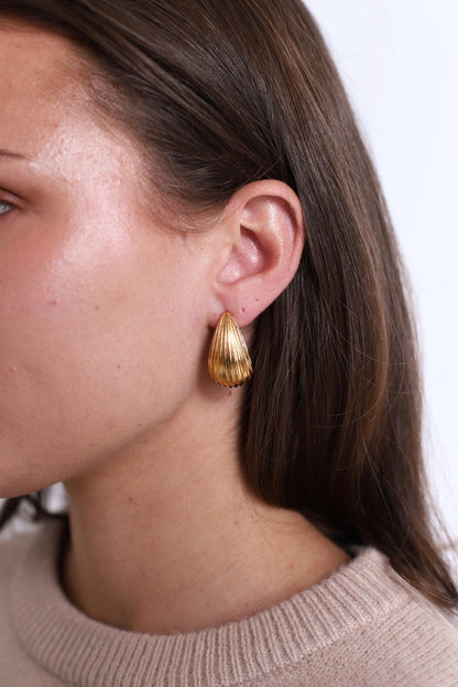 Ridged Teardrop Earrings Gold